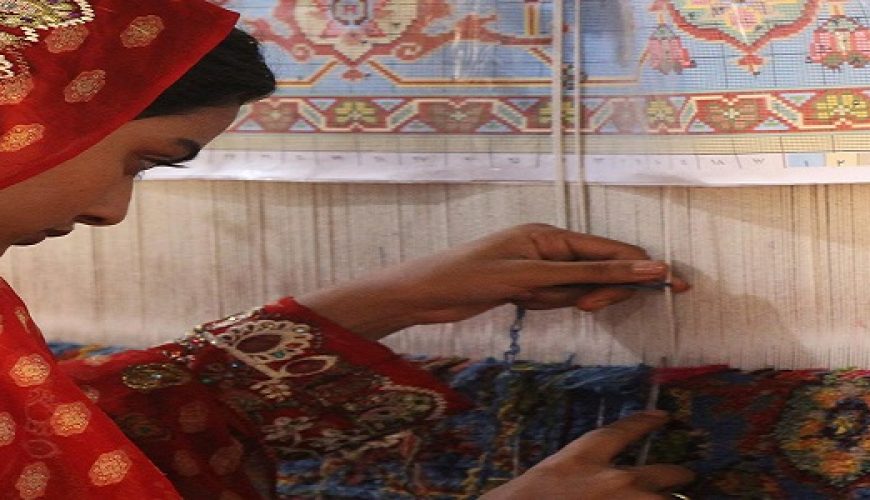 The art of Iranian carpet weaving